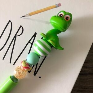 Disney Doorables: The Good Dinosaur: Arlo handmade beaded pen
